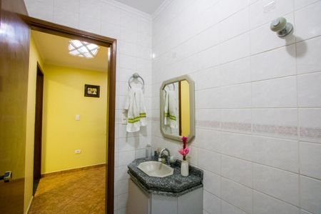Casa à venda com 230m², 2 quartos e 2 vagasLavabo