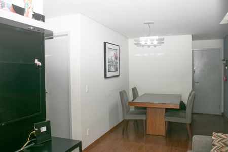 Apartamento à venda com 3 quartos, 70m² em Pompéia, Belo Horizonte