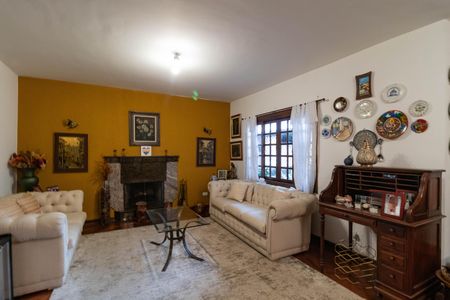 Casa à venda com 280m², 4 quartos e 5 vagasSala