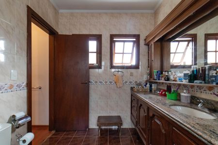 Casa à venda com 280m², 4 quartos e 5 vagasBanheiro da Suíte 2