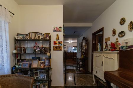 Casa à venda com 280m², 4 quartos e 5 vagasSala