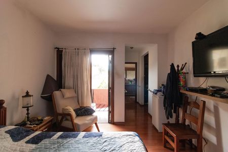 Casa à venda com 280m², 4 quartos e 5 vagasSuíte 2