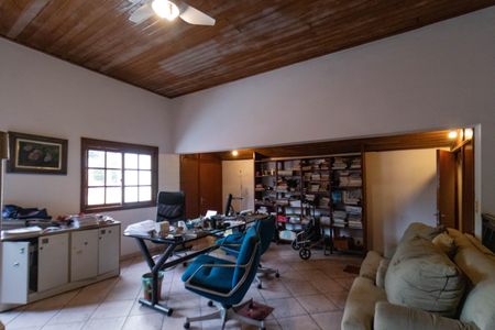 Casa à venda com 280m², 4 quartos e 5 vagasEscritório