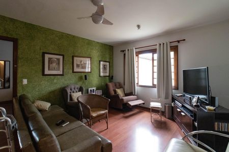 Casa à venda com 280m², 4 quartos e 5 vagasSala 2