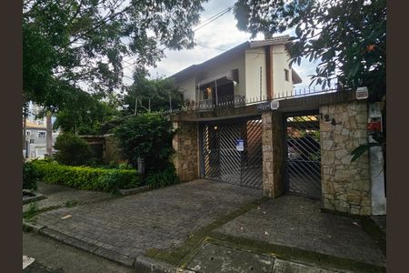 Casa à venda com 280m², 4 quartos e 5 vagasFachada