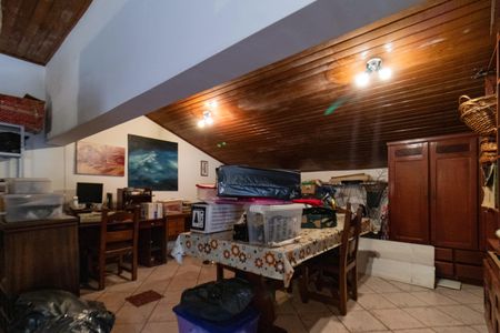 Casa à venda com 280m², 4 quartos e 5 vagasEscritório