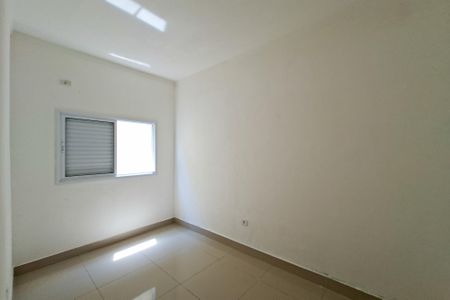 Quarto 1 de casa de condomínio para alugar com 2 quartos, 71m² em Vila Tupi, Praia Grande