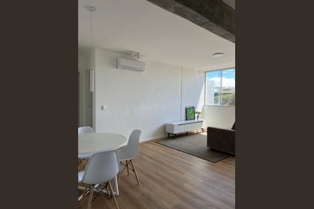 Sala de apartamento para alugar com 1 quarto, 42m² em Sqn 216, Brasília