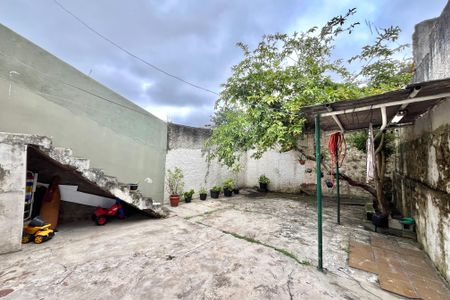 Casa à venda com 80m², 2 quartos e 1 vagaQuintal