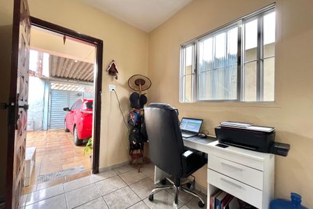 Casa à venda com 80m², 2 quartos e 1 vagaSala 