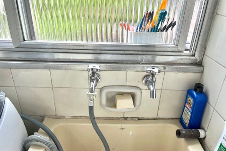 Casa à venda com 80m², 2 quartos e 1 vagaÁrea de Serviço