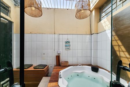 Apartamento à venda com 80m², 4 quartos e sem vaga Apartamento à venda com 80m², 4 quartos e sem vagaÁrea