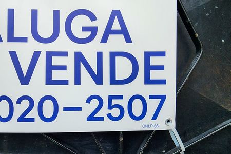 Apartamento à venda com 80m², 4 quartos e sem vaga Apartamento à venda com 80m², 4 quartos e sem vagaPlaca CNLP-36
