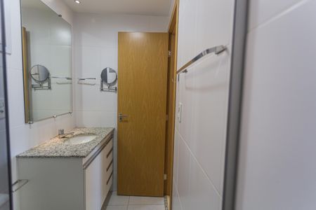 Apartamento à venda com 96m², 3 quartos e 2 vagasBanheiro da Suíte