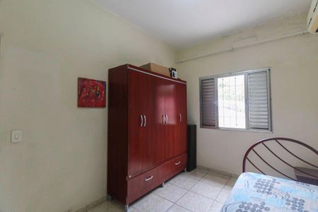 Casa à venda com 280m², 7 quartos e 3 vagas Casa à venda com 280m², 7 quartos e 3 vagasQuarto 1