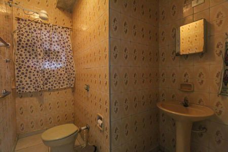 Casa à venda com 280m², 7 quartos e 3 vagas Casa à venda com 280m², 7 quartos e 3 vagasBanheiro