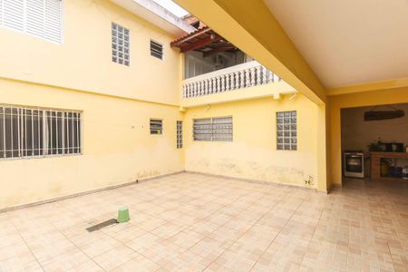 Casa à venda com 280m², 7 quartos e 3 vagas Casa à venda com 280m², 7 quartos e 3 vagasQuintal