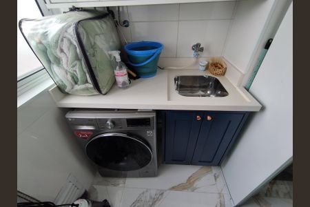 Apartamento à venda com 70m², 3 quartos e 1 vagaÁrea de Serviço