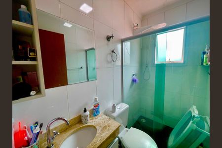 Casa à venda com 160m², 3 quartos e 4 vagasBanheiro 2