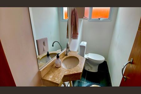 Casa à venda com 160m², 3 quartos e 4 vagasBanheiro 1