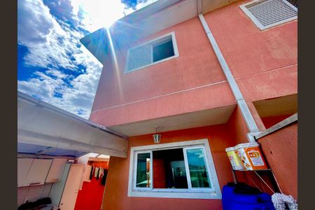 Casa à venda com 160m², 3 quartos e 4 vagasÁrea de Serviço