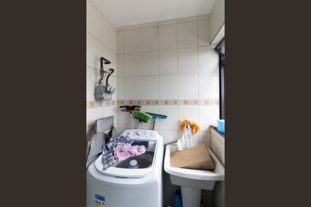 Apartamento à venda com 82m², 3 quartos e 2 vagas Apartamento à venda com 82m², 3 quartos e 2 vagasLavanderia