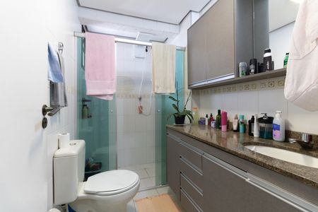 Apartamento à venda com 82m², 3 quartos e 2 vagas Apartamento à venda com 82m², 3 quartos e 2 vagasBanheiro da Suíte