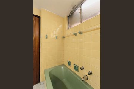 Apartamento à venda com 202m², 3 quartos e sem vagaBanheiro 2