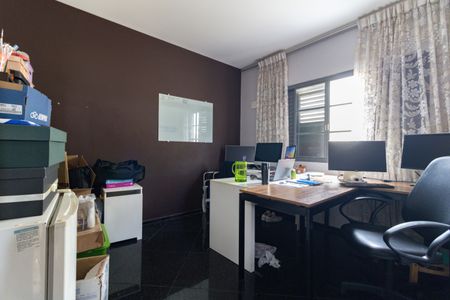 Casa à venda com 258m², 4 quartos e 2 vagas Casa à venda com 258m², 4 quartos e 2 vagasQuarto 2