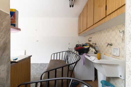 Casa à venda com 258m², 4 quartos e 2 vagas Casa à venda com 258m², 4 quartos e 2 vagasLavanderia