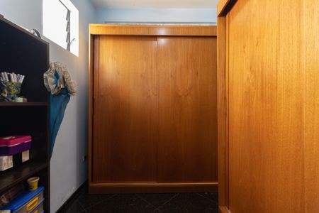 Casa à venda com 258m², 4 quartos e 2 vagas Casa à venda com 258m², 4 quartos e 2 vagasCloset do Quarto 1