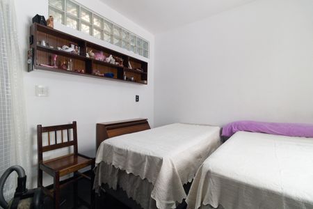 Casa à venda com 258m², 4 quartos e 2 vagas Casa à venda com 258m², 4 quartos e 2 vagasQuarto 1