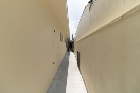 Casa à venda com 258m², 4 quartos e 2 vagas Casa à venda com 258m², 4 quartos e 2 vagasCorredor Lateral