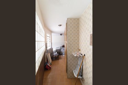 Casa à venda com 258m², 4 quartos e 2 vagas Casa à venda com 258m², 4 quartos e 2 vagasCorredor