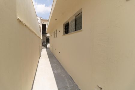 Casa à venda com 258m², 4 quartos e 2 vagas Casa à venda com 258m², 4 quartos e 2 vagasCorredor Lateral