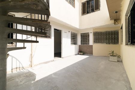Casa à venda com 258m², 4 quartos e 2 vagas Casa à venda com 258m², 4 quartos e 2 vagasQuintal
