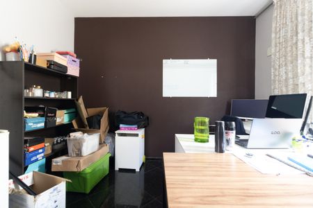 Casa à venda com 258m², 4 quartos e 2 vagas Casa à venda com 258m², 4 quartos e 2 vagasQuarto 2