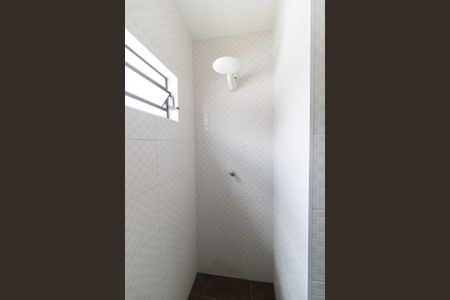 Casa à venda com 258m², 4 quartos e 2 vagas Casa à venda com 258m², 4 quartos e 2 vagasEdícula - Banheiro