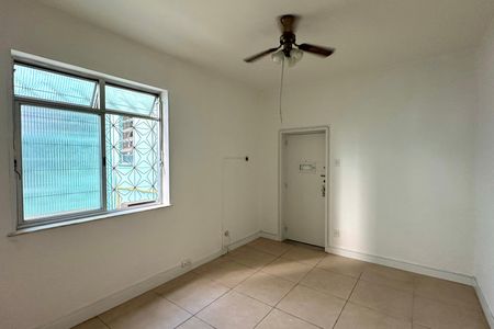 Apartamento à venda com 2 quartos, 52m² em Copacabana, Rio de Janeiro