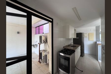 Casa de condomínio à venda com 149m², 3 quartos e 2 vagas Casa de condomínio à venda com 149m², 3 quartos e 2 vagasCozinha e Área de Serviço