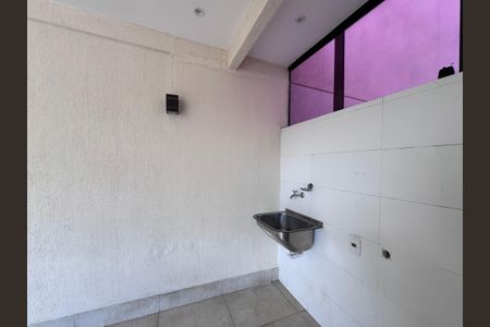 Casa de condomínio à venda com 149m², 3 quartos e 2 vagas Casa de condomínio à venda com 149m², 3 quartos e 2 vagasCozinha e Área de Serviço