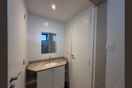 Casa de condomínio à venda com 149m², 3 quartos e 2 vagas Casa de condomínio à venda com 149m², 3 quartos e 2 vagasBanheiro Suítes Canadenses