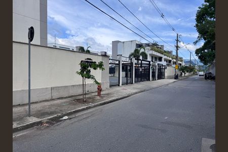 Casa de condomínio à venda com 149m², 3 quartos e 2 vagas Casa de condomínio à venda com 149m², 3 quartos e 2 vagasFachada