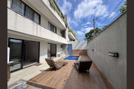 Casa de condomínio à venda com 149m², 3 quartos e 2 vagas Casa de condomínio à venda com 149m², 3 quartos e 2 vagasÁrea externa