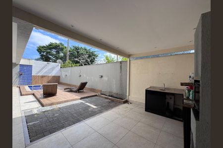 Casa de condomínio à venda com 149m², 3 quartos e 2 vagas Casa de condomínio à venda com 149m², 3 quartos e 2 vagasÁrea externa
