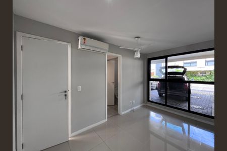 Casa de condomínio à venda com 149m², 3 quartos e 2 vagas Casa de condomínio à venda com 149m², 3 quartos e 2 vagasSuíte 2 (Canadense)