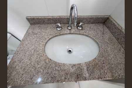 Casa de condomínio à venda com 149m², 3 quartos e 2 vagas Casa de condomínio à venda com 149m², 3 quartos e 2 vagasSuíte 1 - Banheiro