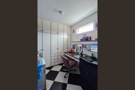 Casa à venda com 195m², 3 quartos e 1 vaga Casa à venda com 195m², 3 quartos e 1 vagaEscritório