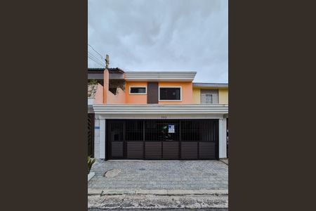 Casa à venda com 195m², 3 quartos e 1 vaga Casa à venda com 195m², 3 quartos e 1 vagafachada