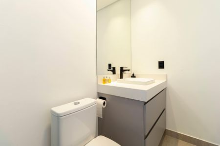 Apartamento à venda com 100m², 2 quartos e 2 vagasBanheiro da Suíte 1